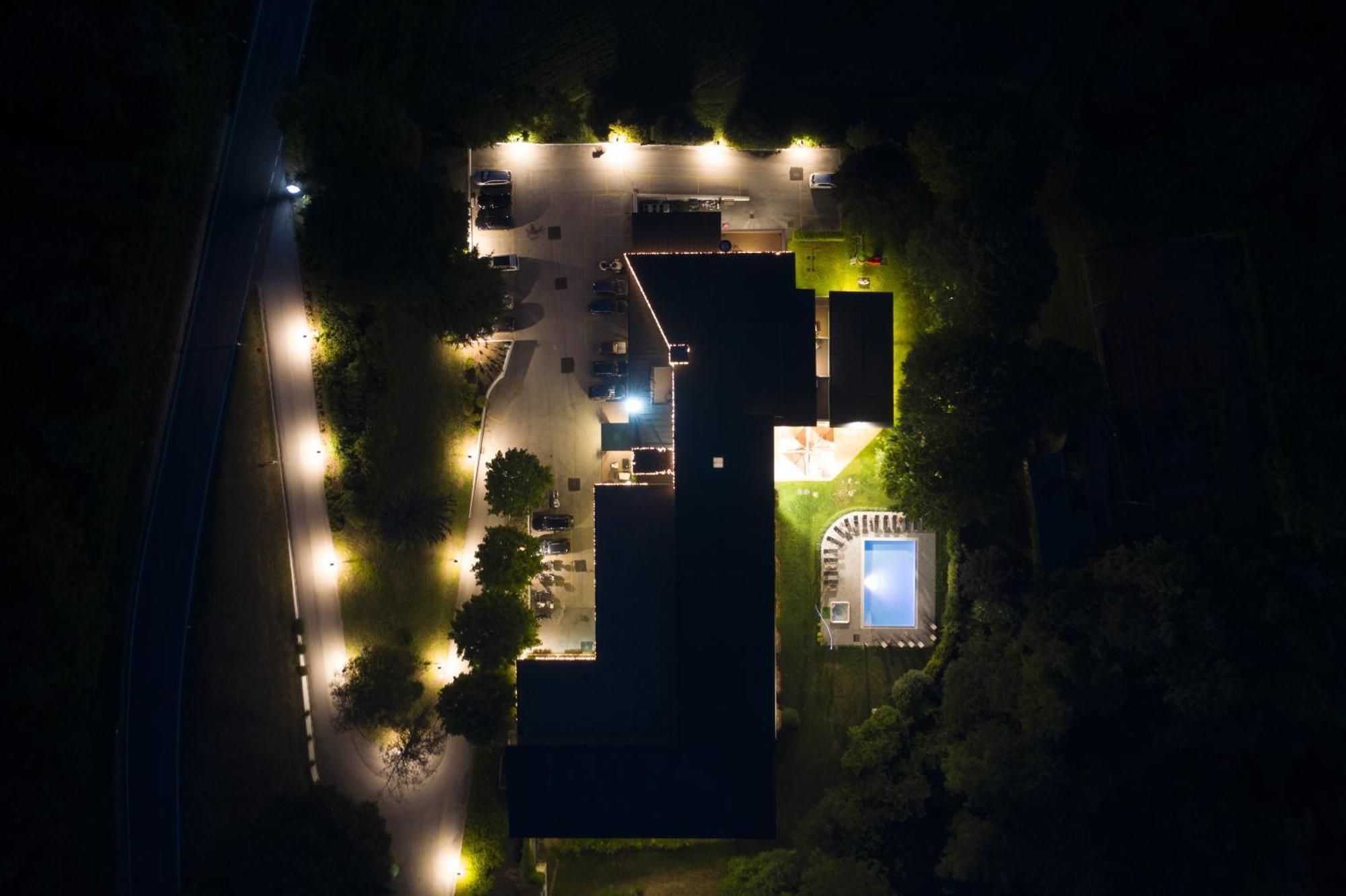 Hotel Flora Comano Terme Buitenkant foto