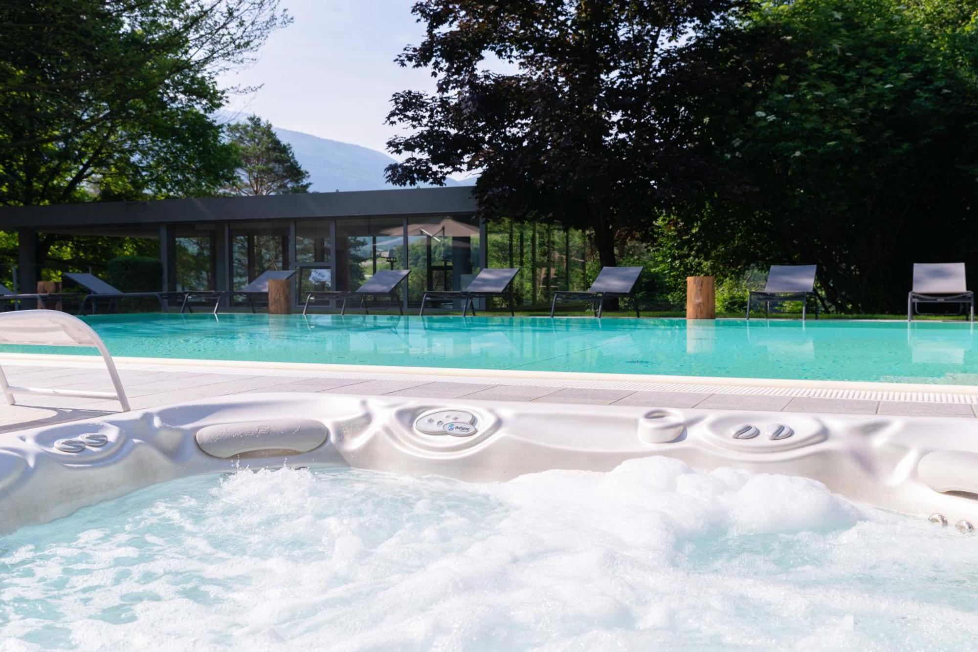 Hotel Flora Comano Terme Buitenkant foto