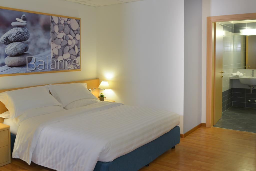 Hotel Flora Comano Terme Buitenkant foto