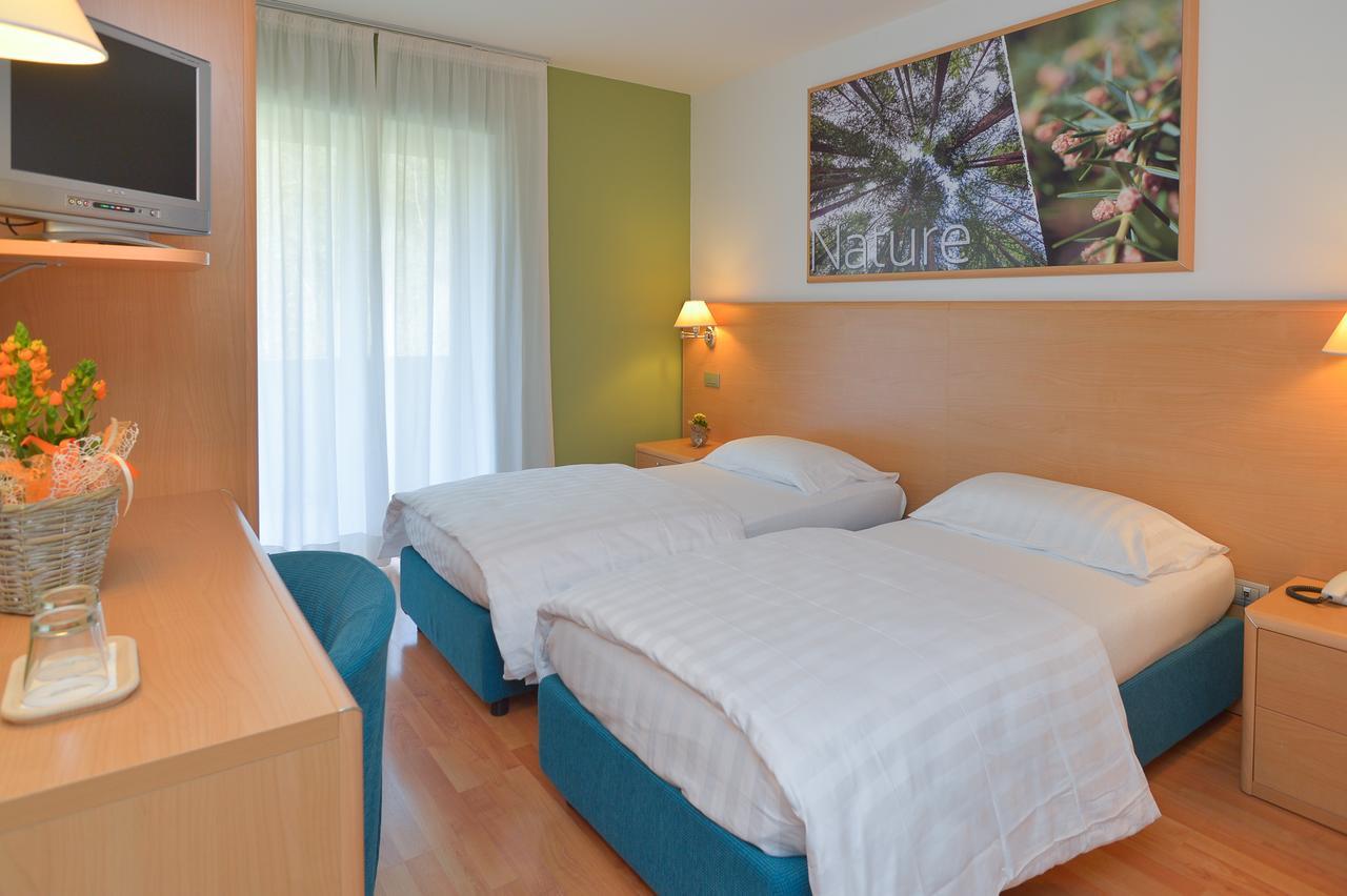 Hotel Flora Comano Terme Buitenkant foto